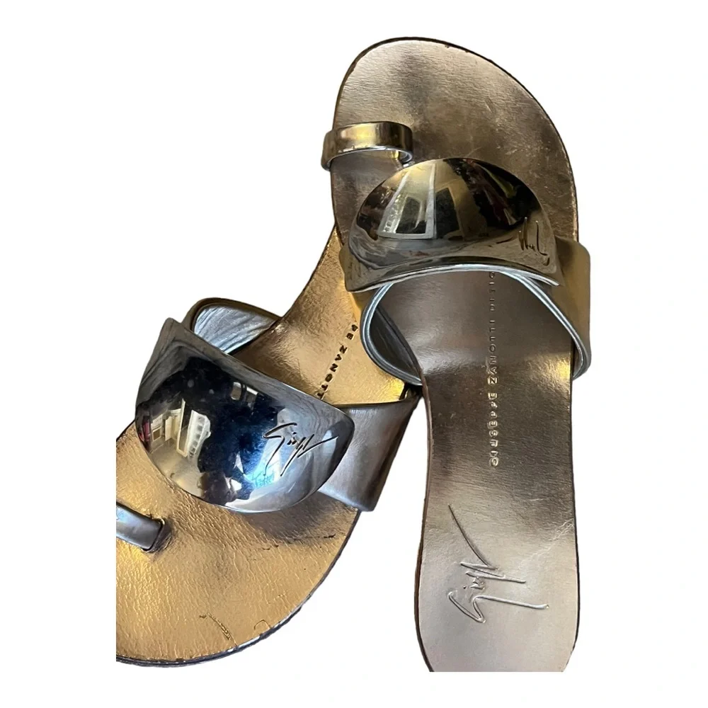 Stunning Giuseppe Zanotti Nude Sandals Mirror Vamp Toe Ring Nappa SZ 35 - Picture 6 of 12